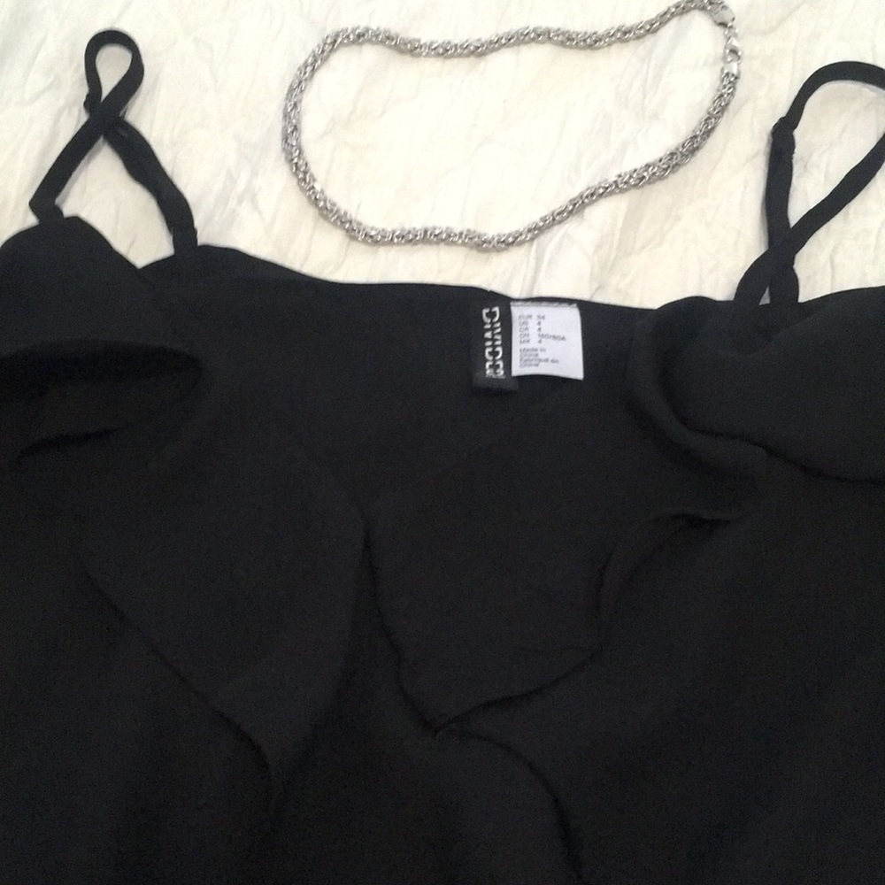 Cold Shoulder Ruffle Crop - Picture 3 of 6
